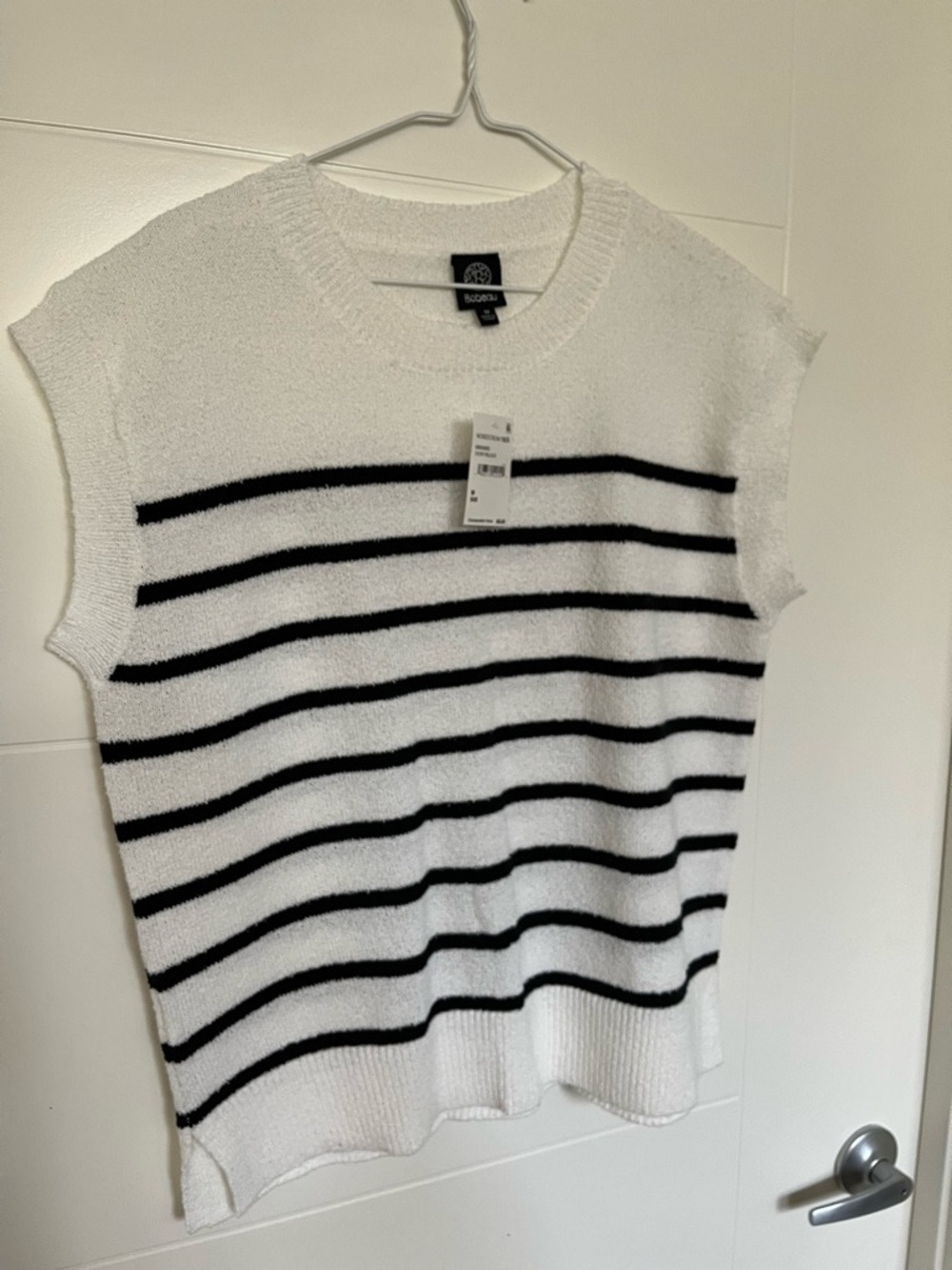 NWT bobeau White and Black Striped Short Sleeve Crew Sweater/Vest